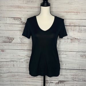 👚Old Navy Classic Black Shirt
